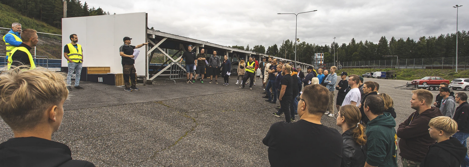 Syksyä kohden Ahvenistolla